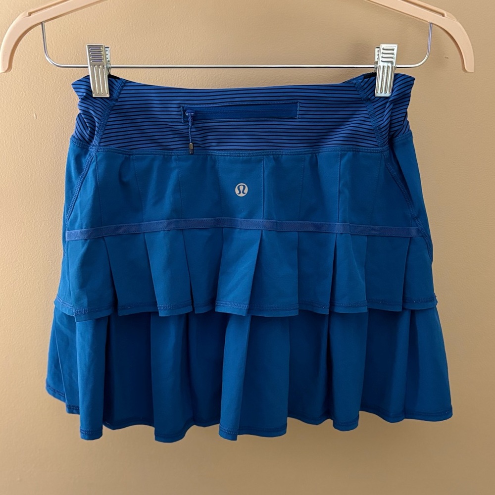 Lululemon royal blue tennis skirt, used but in great condition.
